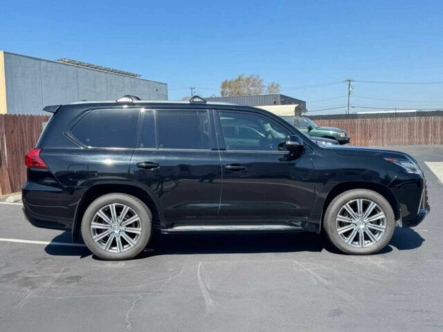 Черный Лексус ЛХ, объемом двигателя 5.7 л и пробегом 78 тыс. км за 43200 $, фото 5 на Automoto.ua