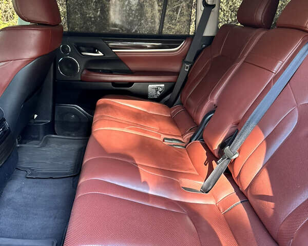 Чорний Лексус ЛХ, об'ємом двигуна 4.5 л та пробігом 175 тис. км за 63000 $, фото 18 на Automoto.ua