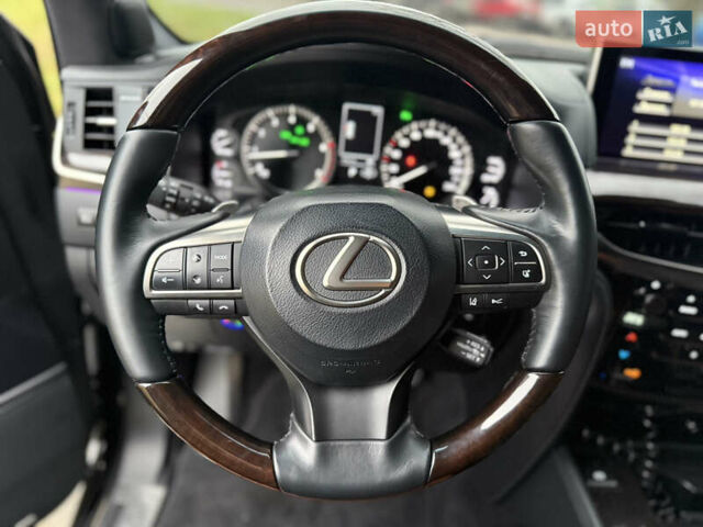 Чорний Лексус ЛХ, об'ємом двигуна 5.7 л та пробігом 161 тис. км за 67000 $, фото 24 на Automoto.ua
