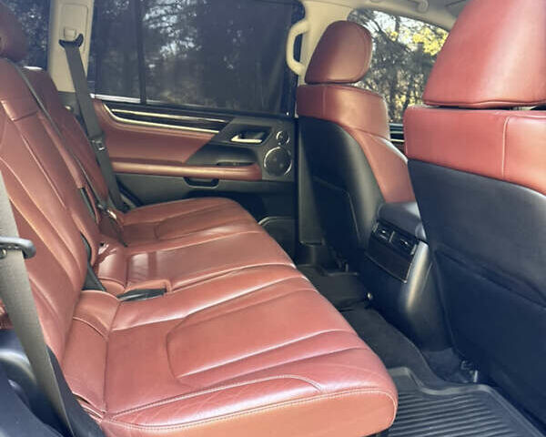 Черный Лексус ЛХ, объемом двигателя 4.5 л и пробегом 175 тыс. км за 59000 $, фото 8 на Automoto.ua