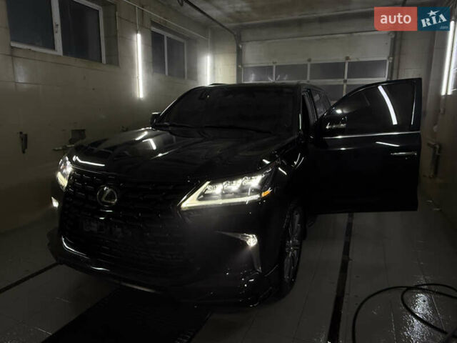 Черный Лексус ЛХ, объемом двигателя 5.66 л и пробегом 82 тыс. км за 58000 $, фото 18 на Automoto.ua