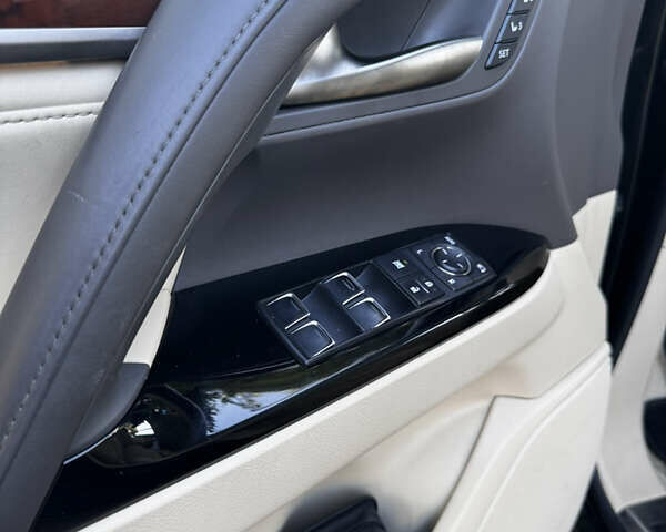 Чорний Лексус ЛХ, об'ємом двигуна 5.66 л та пробігом 79 тис. км за 67000 $, фото 6 на Automoto.ua