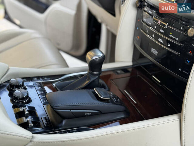 Чорний Лексус ЛХ, об'ємом двигуна 5.66 л та пробігом 79 тис. км за 67000 $, фото 52 на Automoto.ua