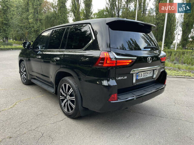 Черный Лексус ЛХ, объемом двигателя 4.46 л и пробегом 158 тыс. км за 59700 $, фото 4 на Automoto.ua