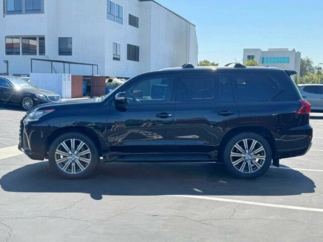 Черный Лексус ЛХ, объемом двигателя 5.7 л и пробегом 78 тыс. км за 43200 $, фото 3 на Automoto.ua