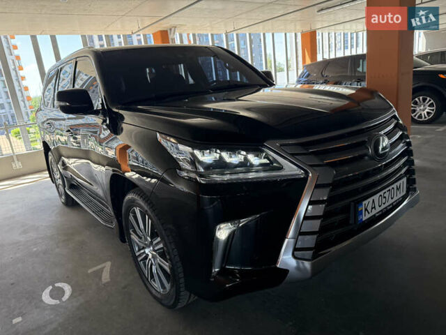 Черный Лексус ЛХ, объемом двигателя 5.7 л и пробегом 145 тыс. км за 65000 $, фото 5 на Automoto.ua