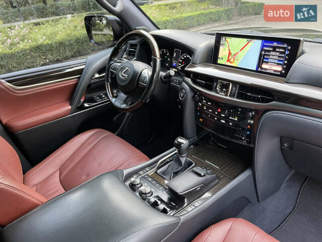 Черный Лексус ЛХ, объемом двигателя 4.46 л и пробегом 158 тыс. км за 59700 $, фото 30 на Automoto.ua