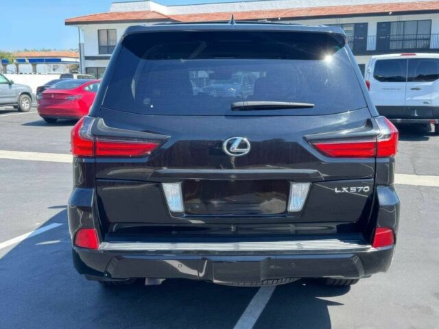 Черный Лексус ЛХ, объемом двигателя 5.7 л и пробегом 78 тыс. км за 43200 $, фото 4 на Automoto.ua