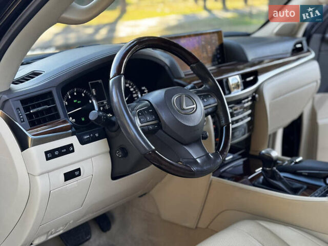 Чорний Лексус ЛХ, об'ємом двигуна 5.66 л та пробігом 79 тис. км за 67000 $, фото 27 на Automoto.ua