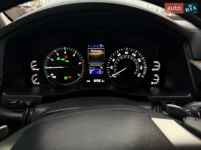 Черный Лексус ЛХ, объемом двигателя 5.66 л и пробегом 82 тыс. км за 58000 $, фото 4 на Automoto.ua