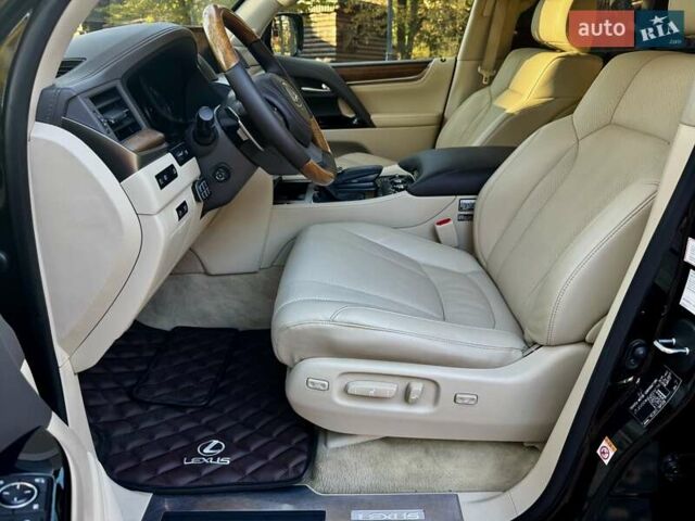 Черный Лексус ЛХ, объемом двигателя 4.46 л и пробегом 120 тыс. км за 68000 $, фото 27 на Automoto.ua