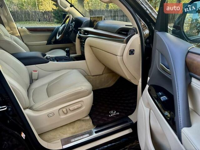 Черный Лексус ЛХ, объемом двигателя 4.46 л и пробегом 120 тыс. км за 68000 $, фото 20 на Automoto.ua