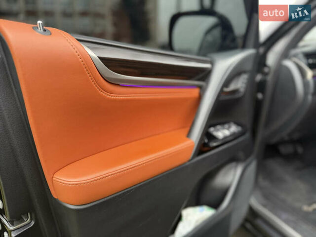 Чорний Лексус ЛХ, об'ємом двигуна 5.7 л та пробігом 161 тис. км за 67000 $, фото 21 на Automoto.ua