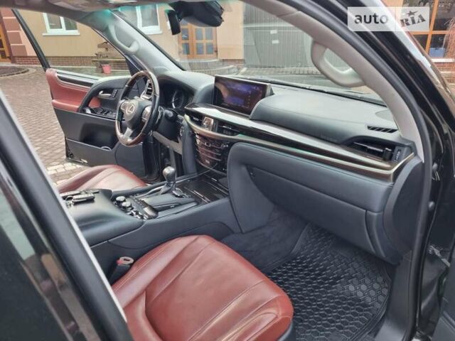 Черный Лексус ЛХ, объемом двигателя 5.66 л и пробегом 156 тыс. км за 67000 $, фото 8 на Automoto.ua