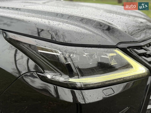 Чорний Лексус ЛХ, об'ємом двигуна 5.7 л та пробігом 161 тис. км за 67000 $, фото 17 на Automoto.ua