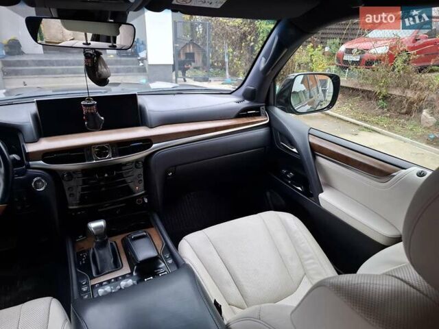 Черный Лексус ЛХ, объемом двигателя 4.46 л и пробегом 187 тыс. км за 65000 $, фото 19 на Automoto.ua