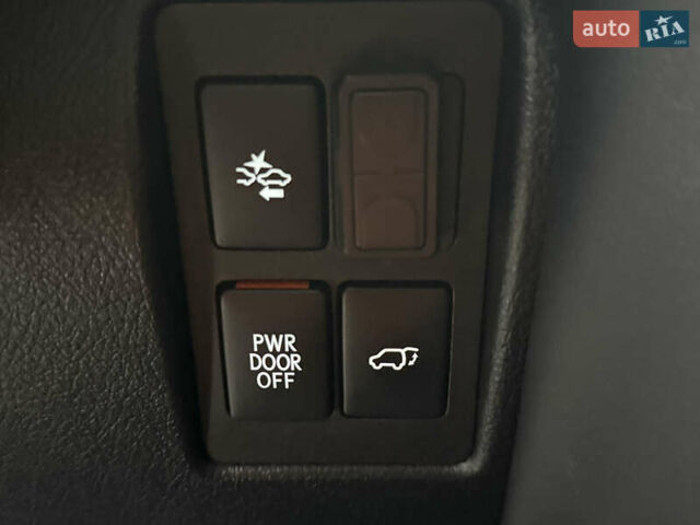 Чорний Лексус ЛХ, об'ємом двигуна 5.7 л та пробігом 161 тис. км за 67000 $, фото 27 на Automoto.ua