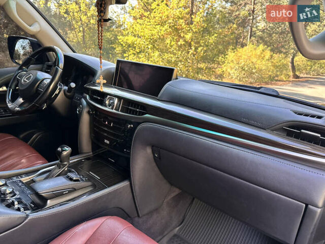 Чорний Лексус ЛХ, об'ємом двигуна 4.5 л та пробігом 175 тис. км за 63000 $, фото 19 на Automoto.ua