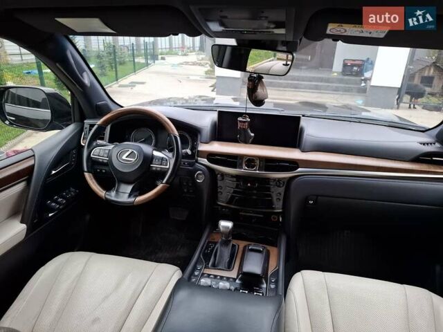 Черный Лексус ЛХ, объемом двигателя 4.46 л и пробегом 187 тыс. км за 65000 $, фото 18 на Automoto.ua