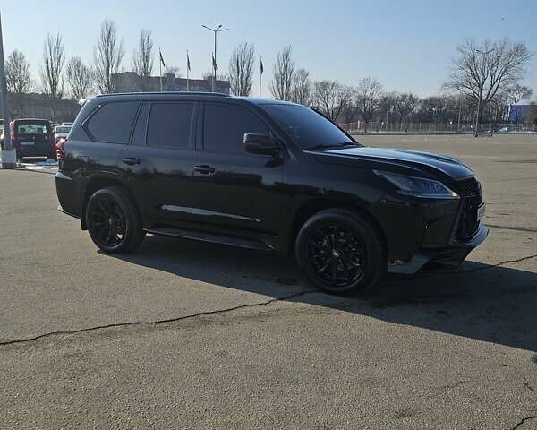 Черный Лексус ЛХ, объемом двигателя 4.46 л и пробегом 133 тыс. км за 64999 $, фото 1 на Automoto.ua