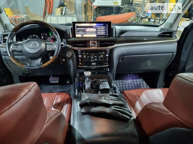 Черный Лексус ЛХ, объемом двигателя 5.66 л и пробегом 156 тыс. км за 67000 $, фото 46 на Automoto.ua
