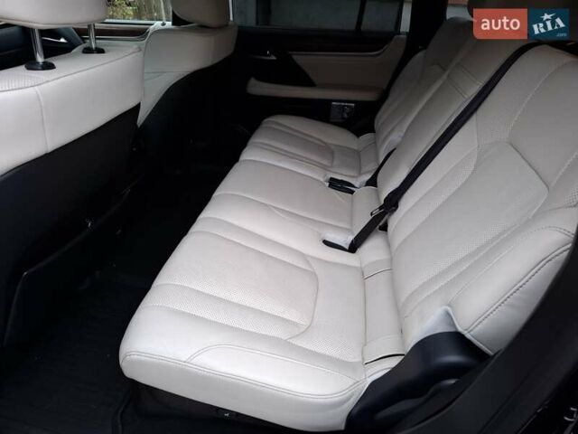 Черный Лексус ЛХ, объемом двигателя 4.46 л и пробегом 187 тыс. км за 65000 $, фото 20 на Automoto.ua