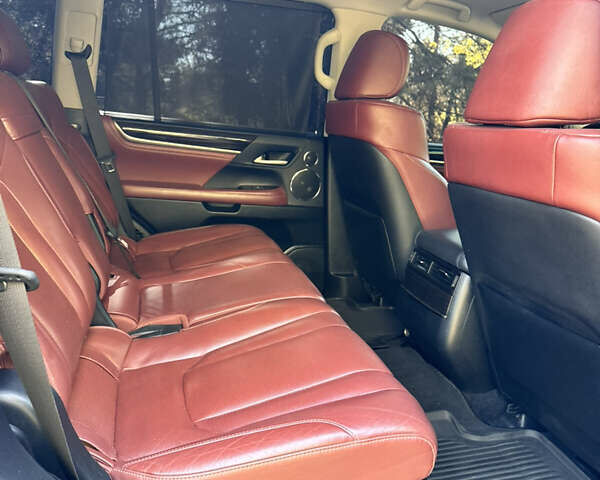 Чорний Лексус ЛХ, об'ємом двигуна 4.5 л та пробігом 175 тис. км за 63000 $, фото 17 на Automoto.ua