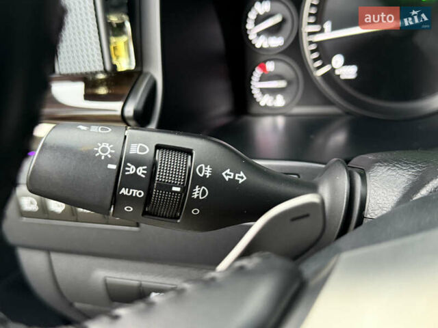 Чорний Лексус ЛХ, об'ємом двигуна 5.7 л та пробігом 161 тис. км за 67000 $, фото 26 на Automoto.ua