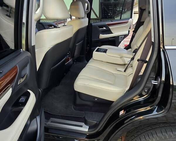 Чорний Лексус ЛХ, об'ємом двигуна 4.46 л та пробігом 312 тис. км за 55500 $, фото 8 на Automoto.ua