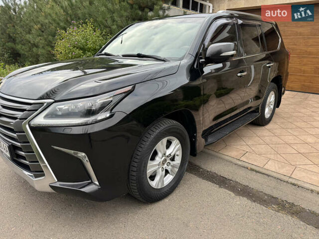 Чорний Лексус ЛХ, об'ємом двигуна 4.46 л та пробігом 195 тис. км за 59500 $, фото 1 на Automoto.ua