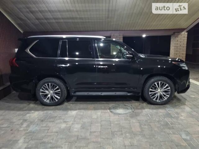 Черный Лексус ЛХ, объемом двигателя 5.66 л и пробегом 156 тыс. км за 67000 $, фото 37 на Automoto.ua