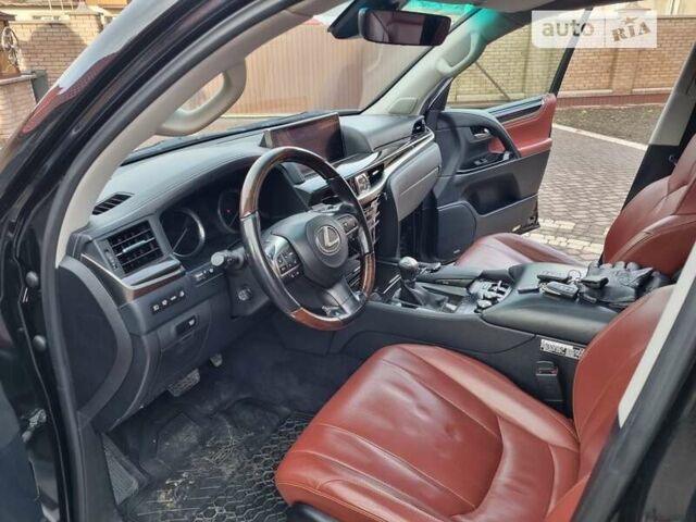 Черный Лексус ЛХ, объемом двигателя 5.66 л и пробегом 156 тыс. км за 67000 $, фото 18 на Automoto.ua