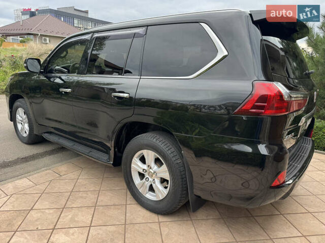 Чорний Лексус ЛХ, об'ємом двигуна 4.46 л та пробігом 195 тис. км за 59500 $, фото 2 на Automoto.ua