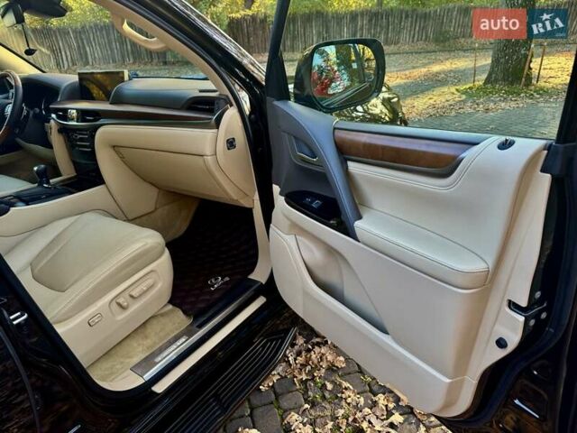 Черный Лексус ЛХ, объемом двигателя 4.46 л и пробегом 120 тыс. км за 68000 $, фото 16 на Automoto.ua