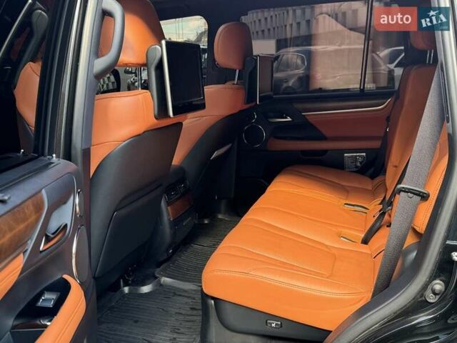 Черный Лексус ЛХ, объемом двигателя 5.66 л и пробегом 174 тыс. км за 57500 $, фото 9 на Automoto.ua