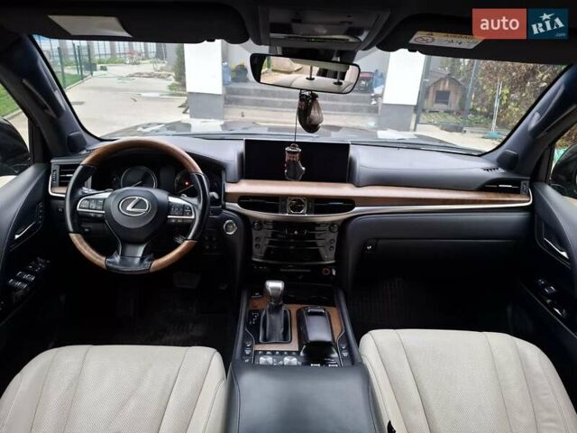 Черный Лексус ЛХ, объемом двигателя 4.46 л и пробегом 187 тыс. км за 65000 $, фото 16 на Automoto.ua