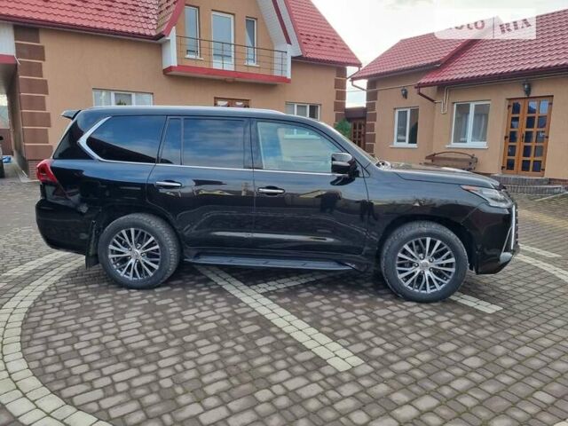 Черный Лексус ЛХ, объемом двигателя 5.66 л и пробегом 156 тыс. км за 67000 $, фото 24 на Automoto.ua