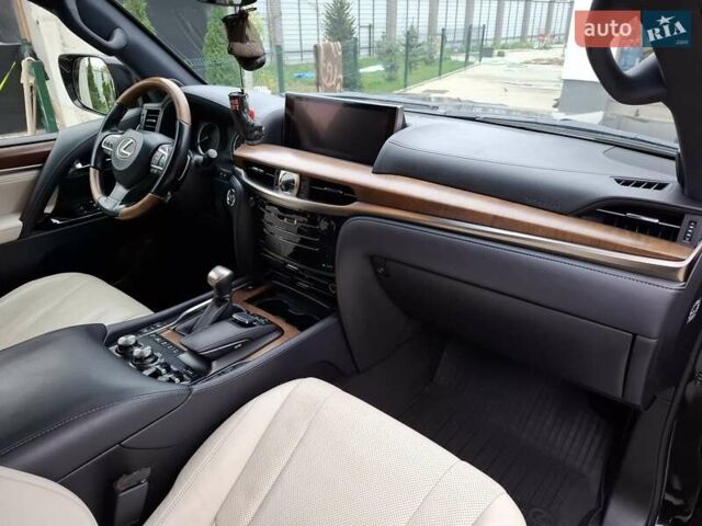 Черный Лексус ЛХ, объемом двигателя 4.46 л и пробегом 187 тыс. км за 65000 $, фото 23 на Automoto.ua