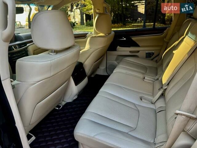 Черный Лексус ЛХ, объемом двигателя 4.46 л и пробегом 120 тыс. км за 68000 $, фото 19 на Automoto.ua