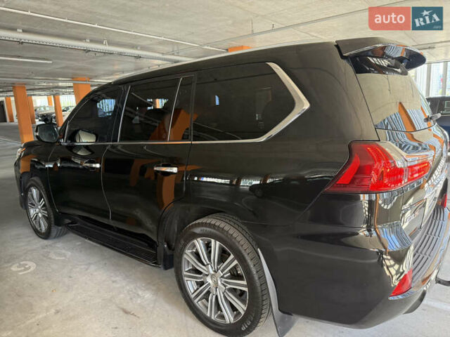 Черный Лексус ЛХ, объемом двигателя 5.7 л и пробегом 145 тыс. км за 65000 $, фото 6 на Automoto.ua