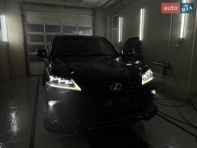 Черный Лексус ЛХ, объемом двигателя 5.66 л и пробегом 82 тыс. км за 58000 $, фото 2 на Automoto.ua
