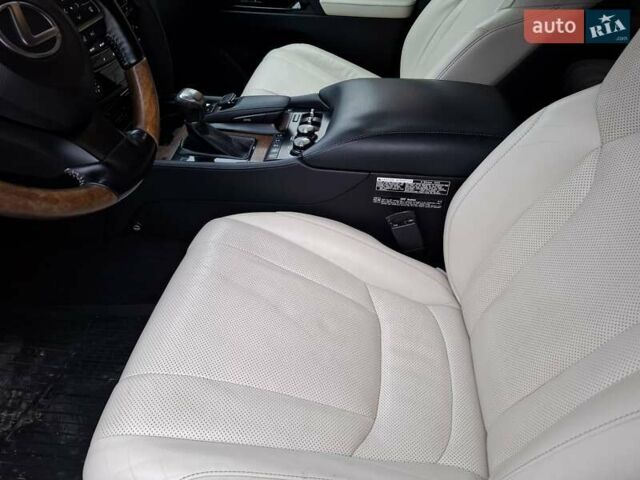 Черный Лексус ЛХ, объемом двигателя 4.46 л и пробегом 187 тыс. км за 65000 $, фото 11 на Automoto.ua
