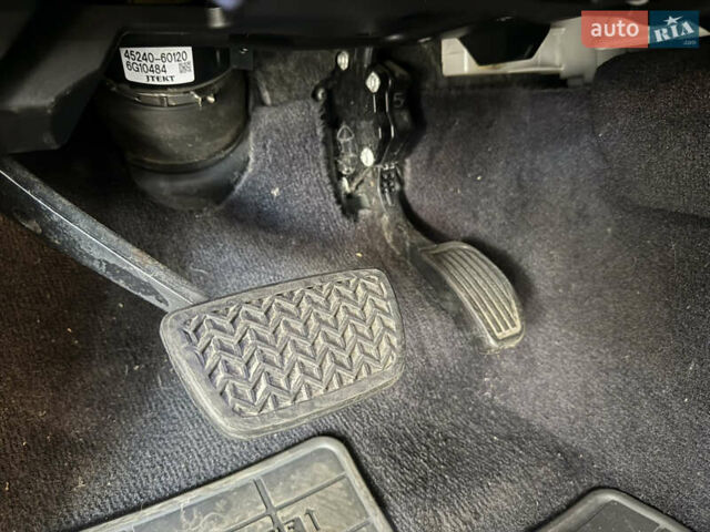 Черный Лексус ЛХ, объемом двигателя 5.7 л и пробегом 145 тыс. км за 65000 $, фото 11 на Automoto.ua