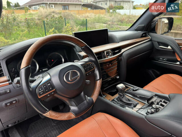 Чорний Лексус ЛХ, об'ємом двигуна 4.46 л та пробігом 195 тис. км за 59500 $, фото 6 на Automoto.ua