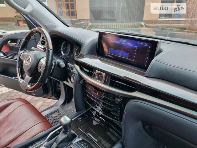 Черный Лексус ЛХ, объемом двигателя 5.66 л и пробегом 156 тыс. км за 67000 $, фото 5 на Automoto.ua