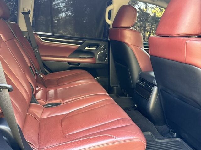 Чорний Лексус ЛХ, об'ємом двигуна 0 л та пробігом 157 тис. км за 63000 $, фото 3 на Automoto.ua