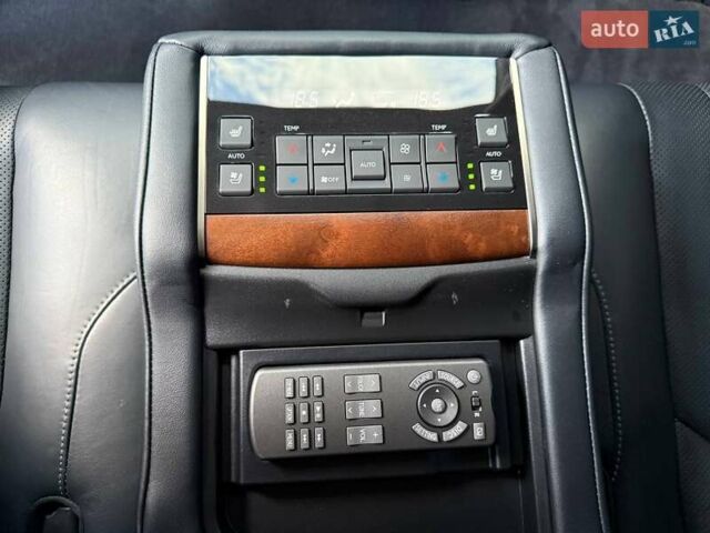 Черный Лексус ЛХ, объемом двигателя 5.66 л и пробегом 142 тыс. км за 60500 $, фото 55 на Automoto.ua