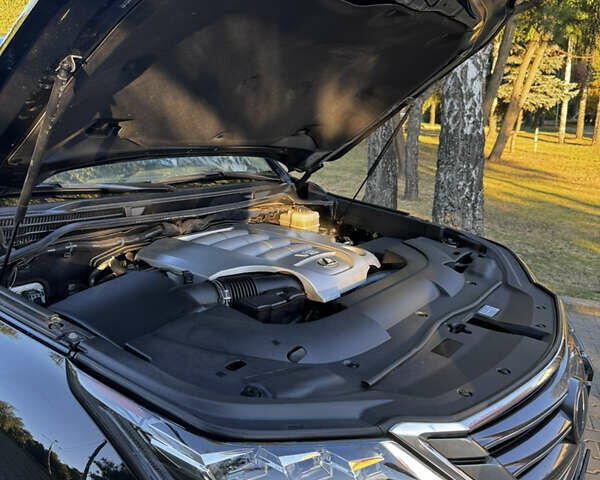 Чорний Лексус ЛХ, об'ємом двигуна 5.66 л та пробігом 79 тис. км за 67000 $, фото 3 на Automoto.ua