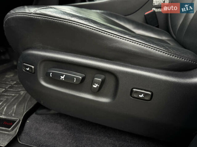 Черный Лексус ЛХ, объемом двигателя 4.5 л и пробегом 145 тыс. км за 62500 $, фото 15 на Automoto.ua