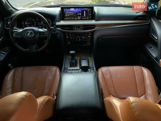 Черный Лексус ЛХ, объемом двигателя 4.46 л и пробегом 170 тыс. км за 61500 $, фото 15 на Automoto.ua